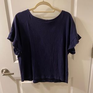 Short sleeve top